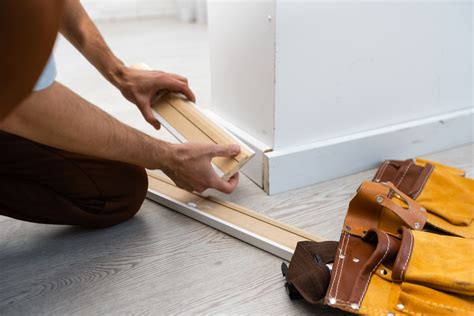 4 Signs of Baseboard Water Damage In Your Home